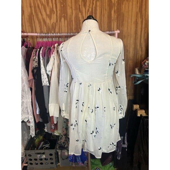 Feather Bone Anthropologie Feuille Embroidered Tunic Dress Ivory Sz 0 PETITE - Picture 9 of 13